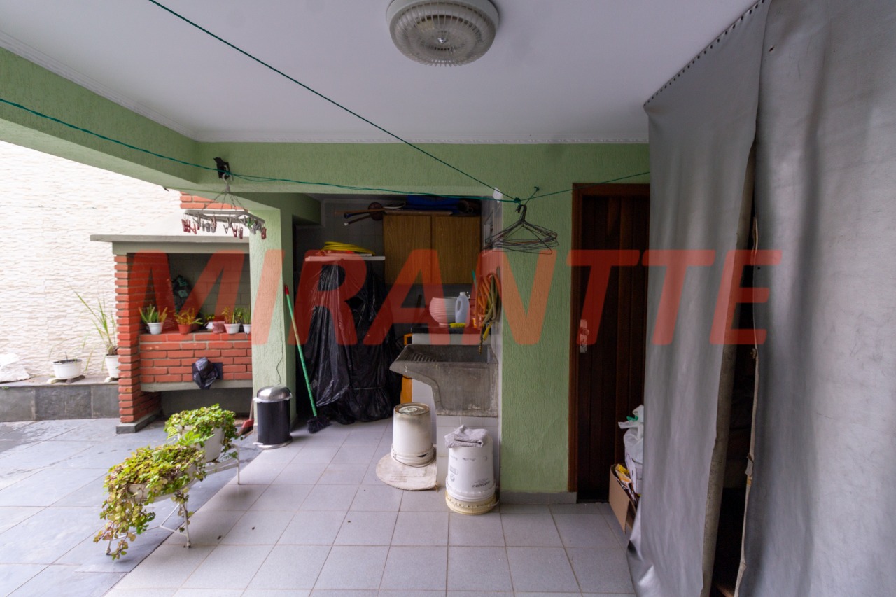 Sobrado de 293m² com 4 quartos em Jardim Guapíra
