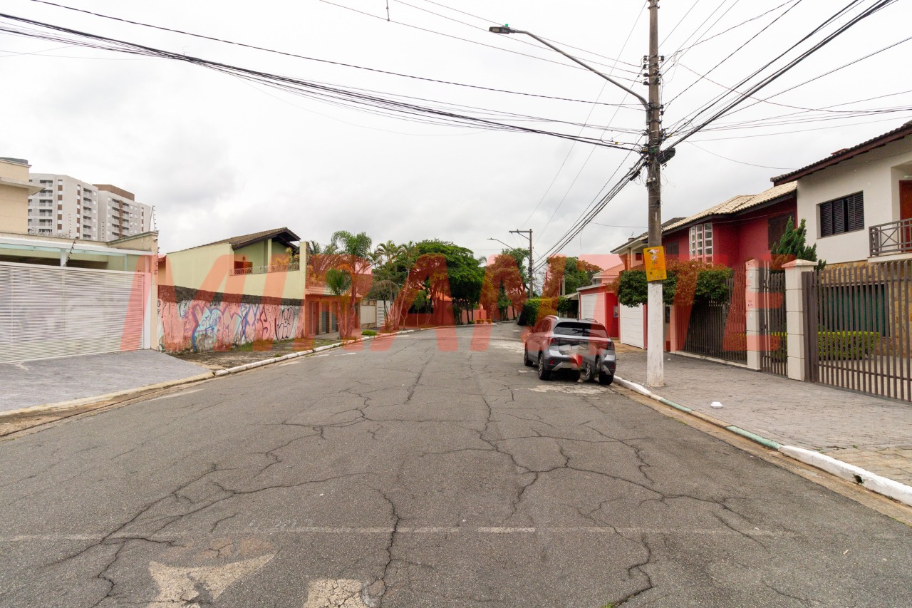 Sobrado de 293m² com 4 quartos em Jardim Guapíra