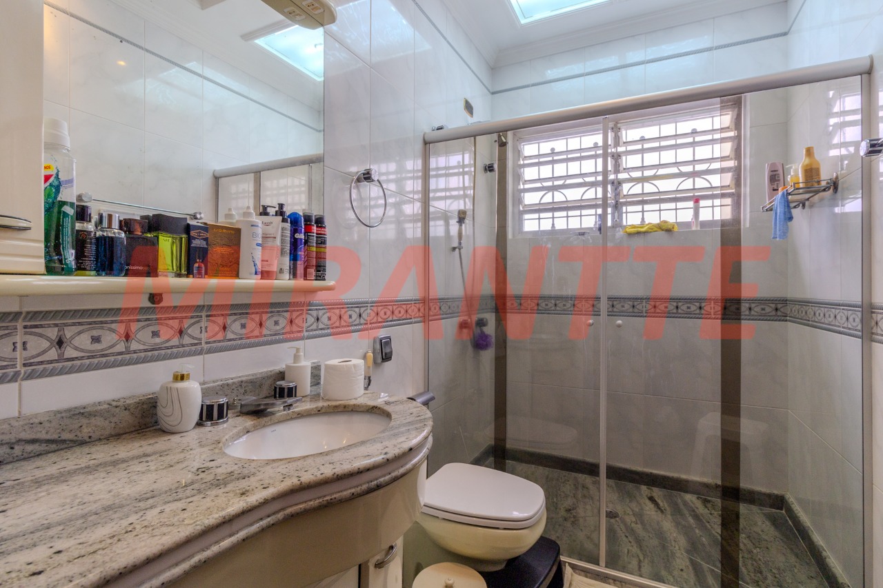 Sobrado de 293m² com 4 quartos em Jardim Guapíra