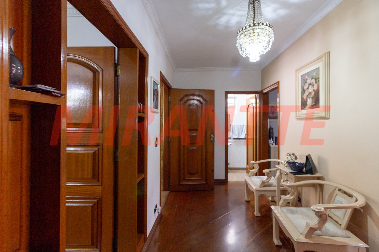 Sobrado de 293m² com 4 quartos em Jardim Guapíra