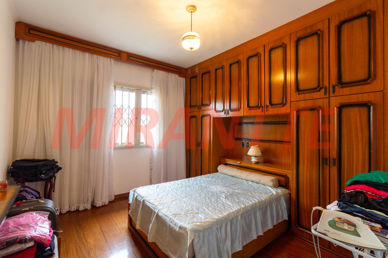 Sobrado de 293m² com 4 quartos em Jardim Guapíra