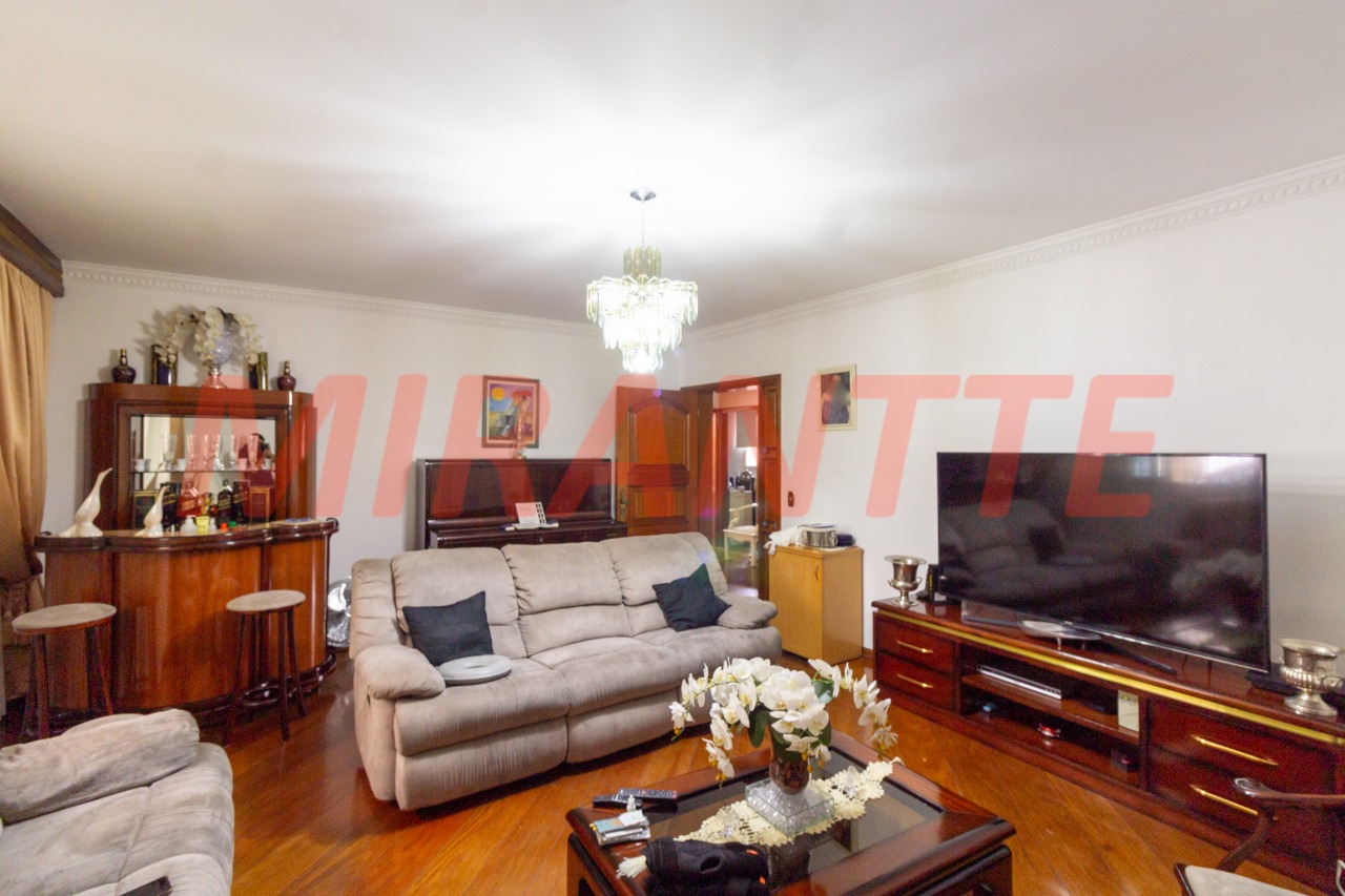 Sobrado de 293m² com 4 quartos em Jardim Guapíra