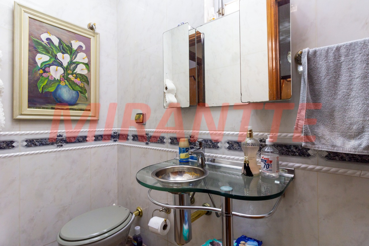 Sobrado de 293m² com 4 quartos em Jardim Guapíra