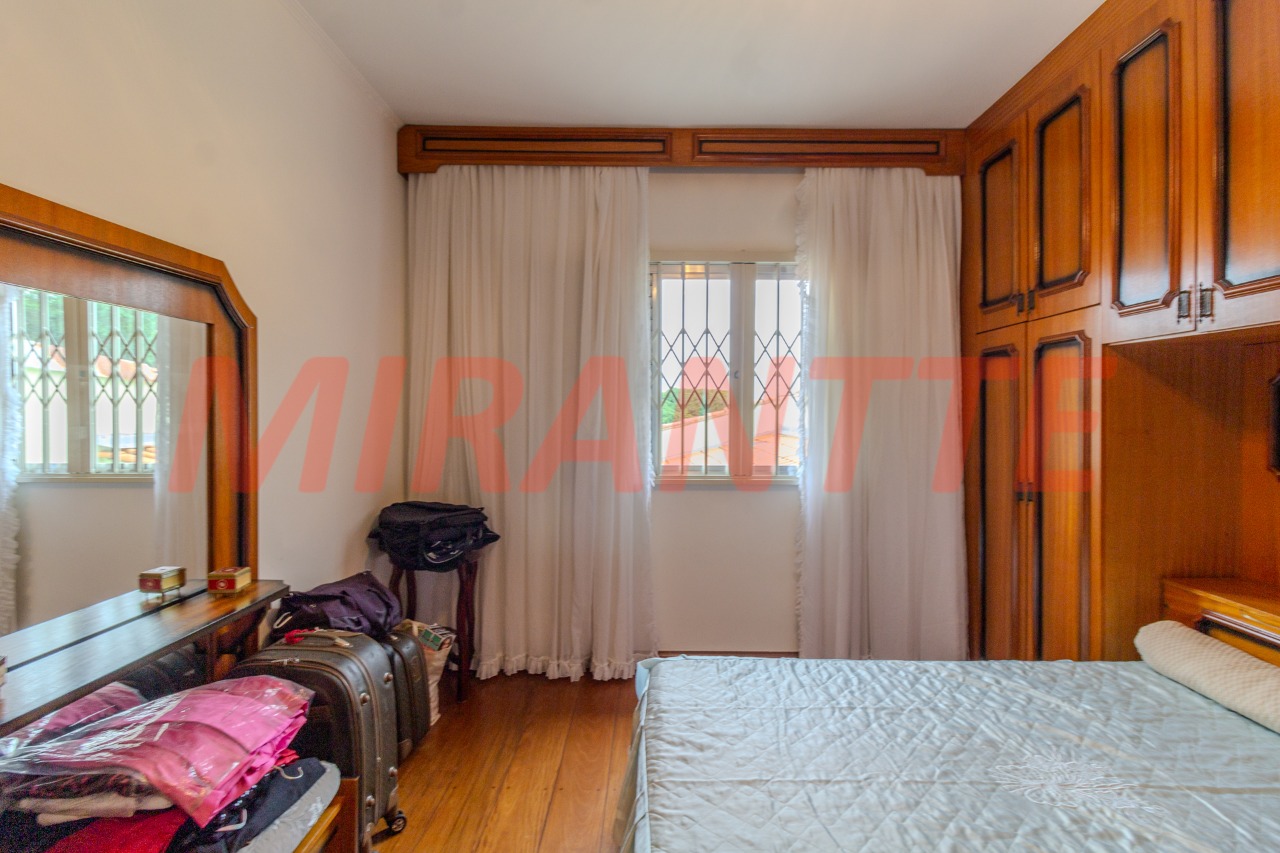 Sobrado de 293m² com 4 quartos em Jardim Guapíra