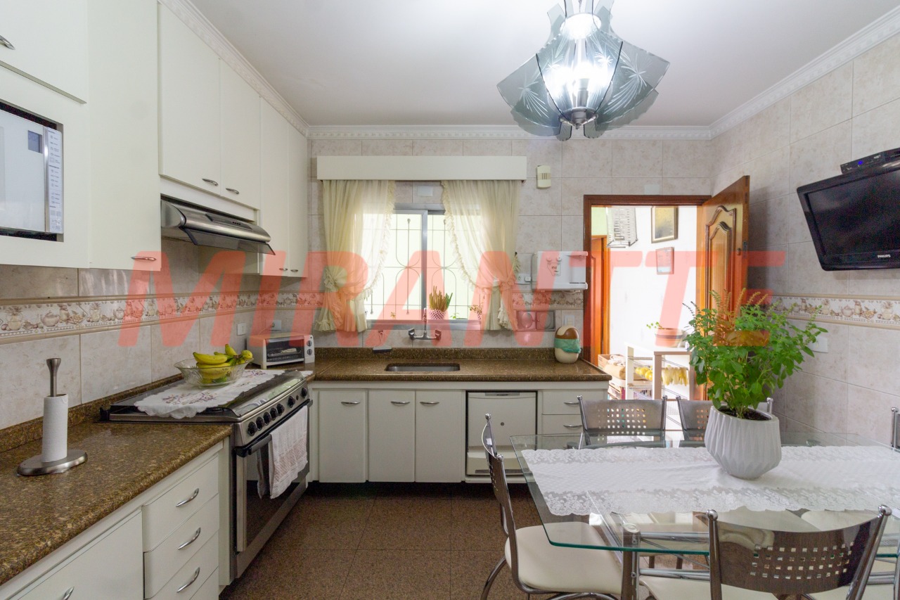 Sobrado de 293m² com 4 quartos em Jardim Guapíra