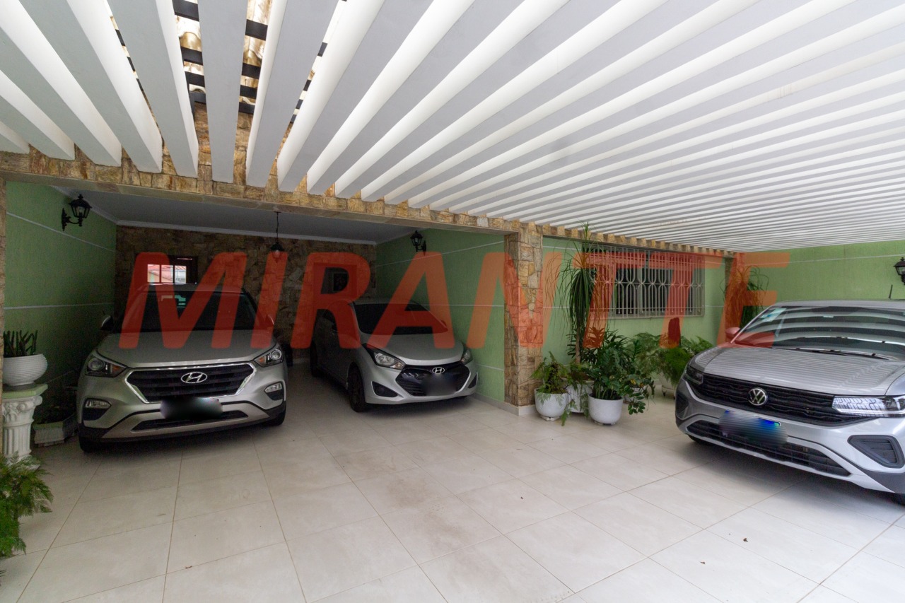 Sobrado de 293m² com 4 quartos em Jardim Guapíra