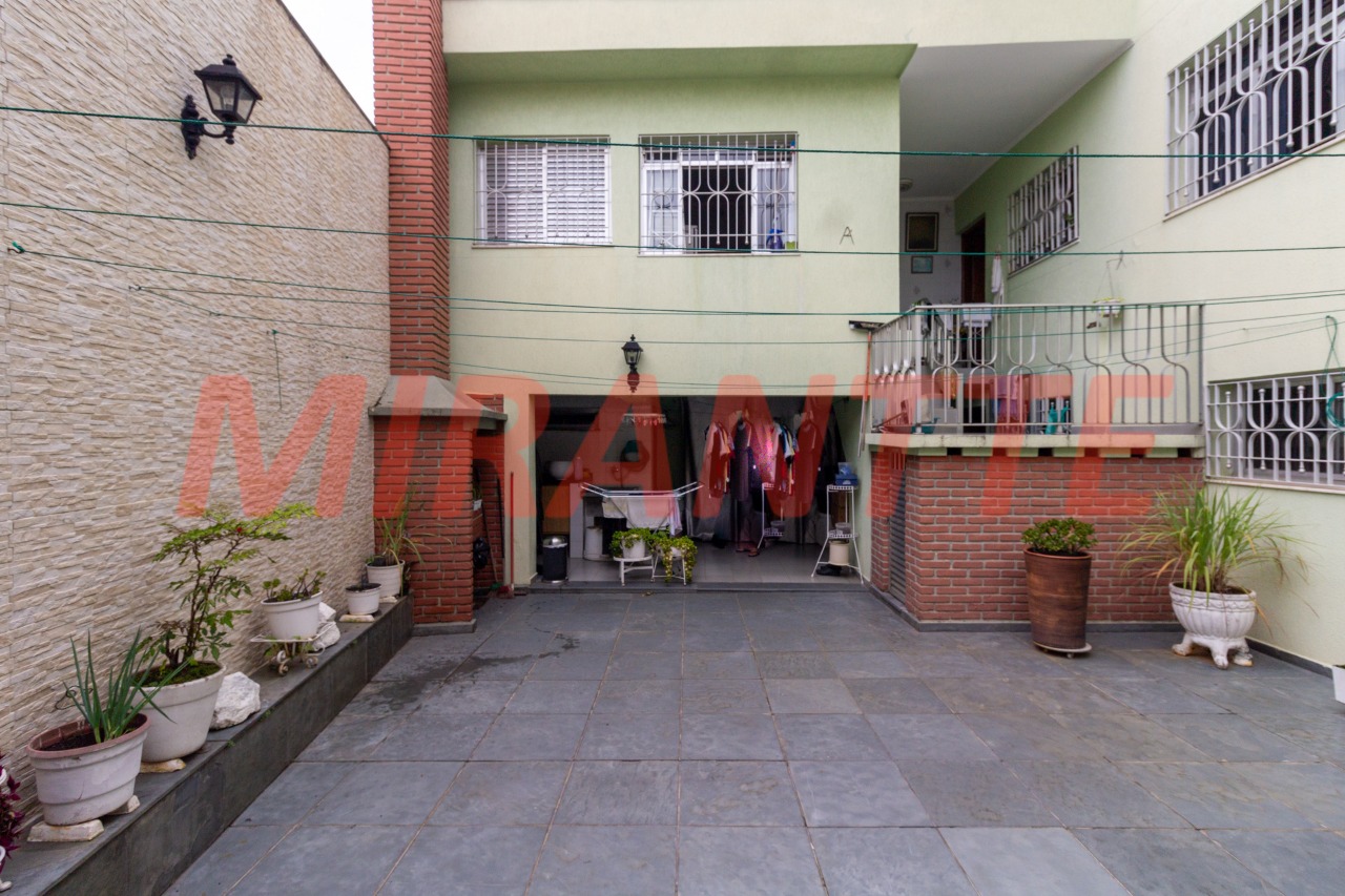 Sobrado de 293m² com 4 quartos em Jardim Guapíra