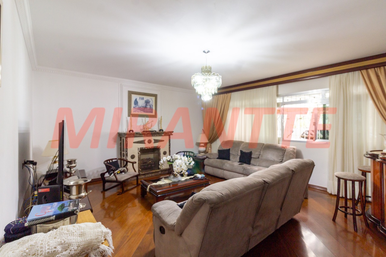 Sobrado de 293m² com 4 quartos em Jardim Guapíra