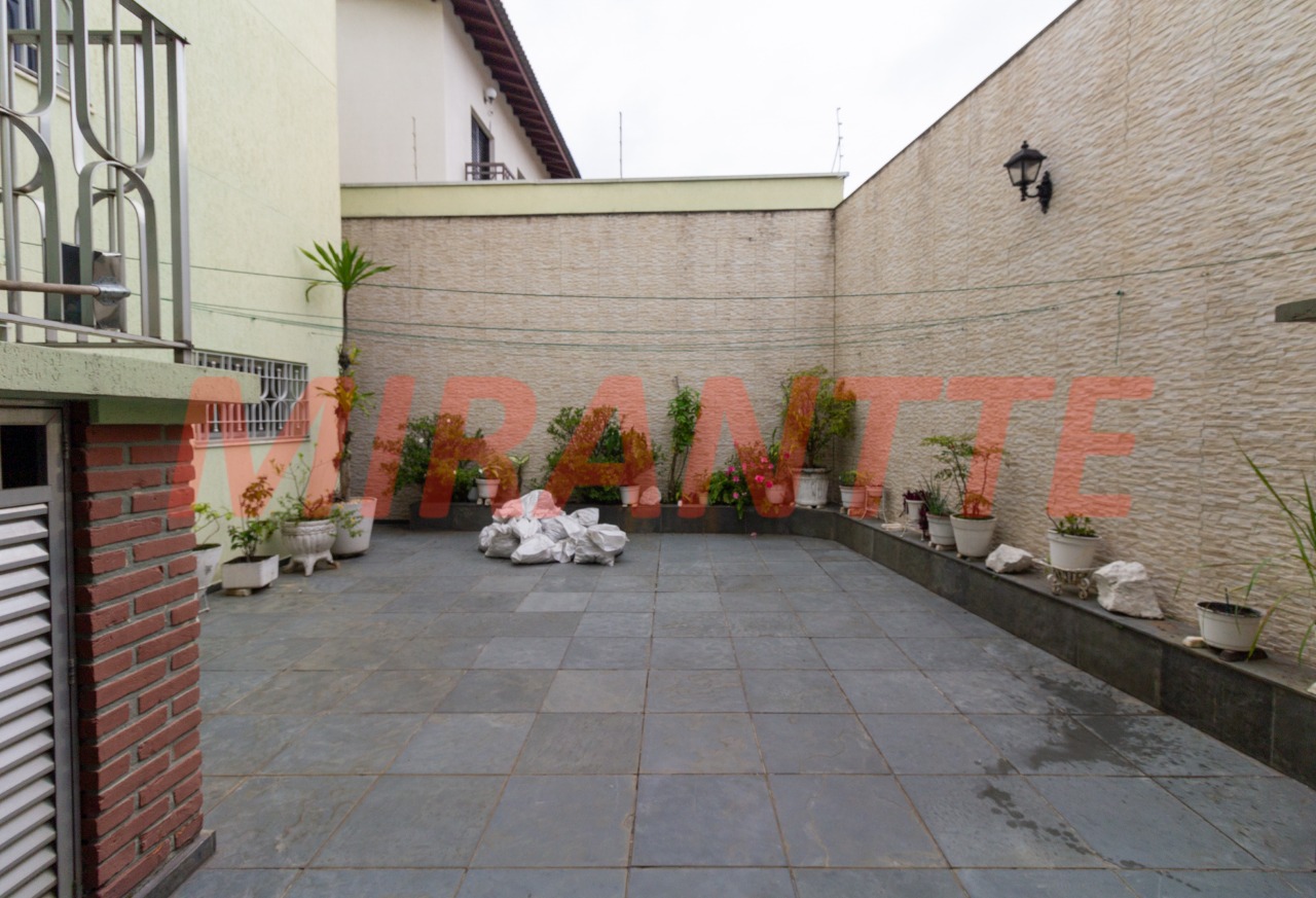 Sobrado de 293m² com 4 quartos em Jardim Guapíra