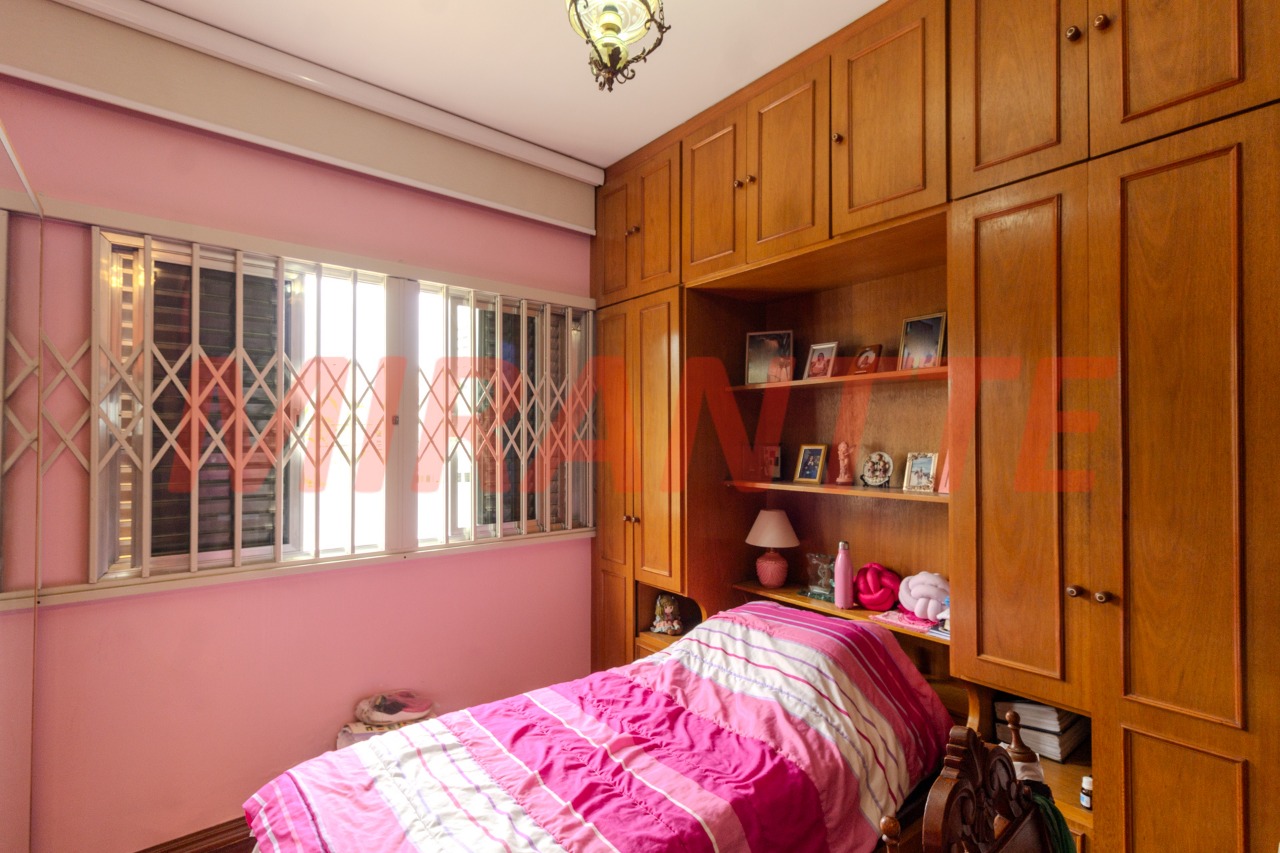 Sobrado de 293m² com 4 quartos em Jardim Guapíra