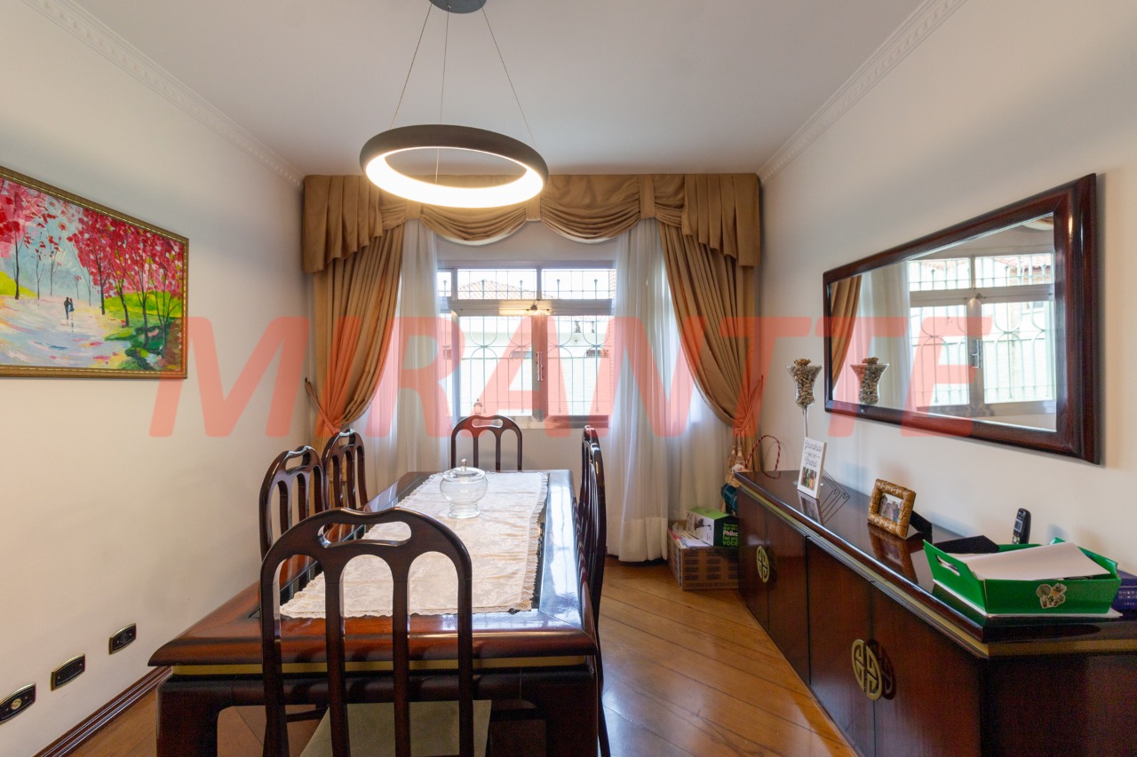 Sobrado de 293m² com 4 quartos em Jardim Guapíra
