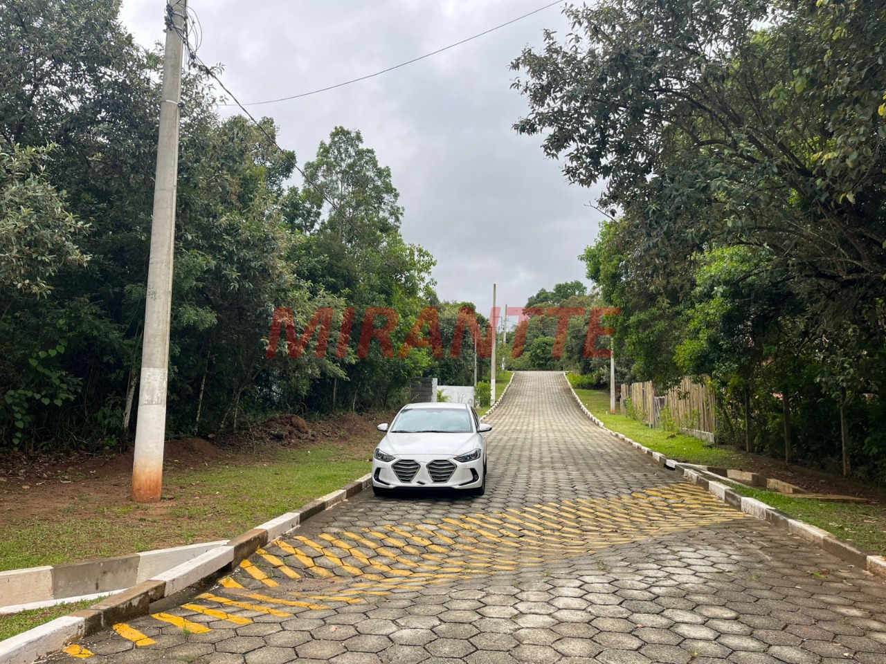 Terreno de 1.01m² em Caraguata