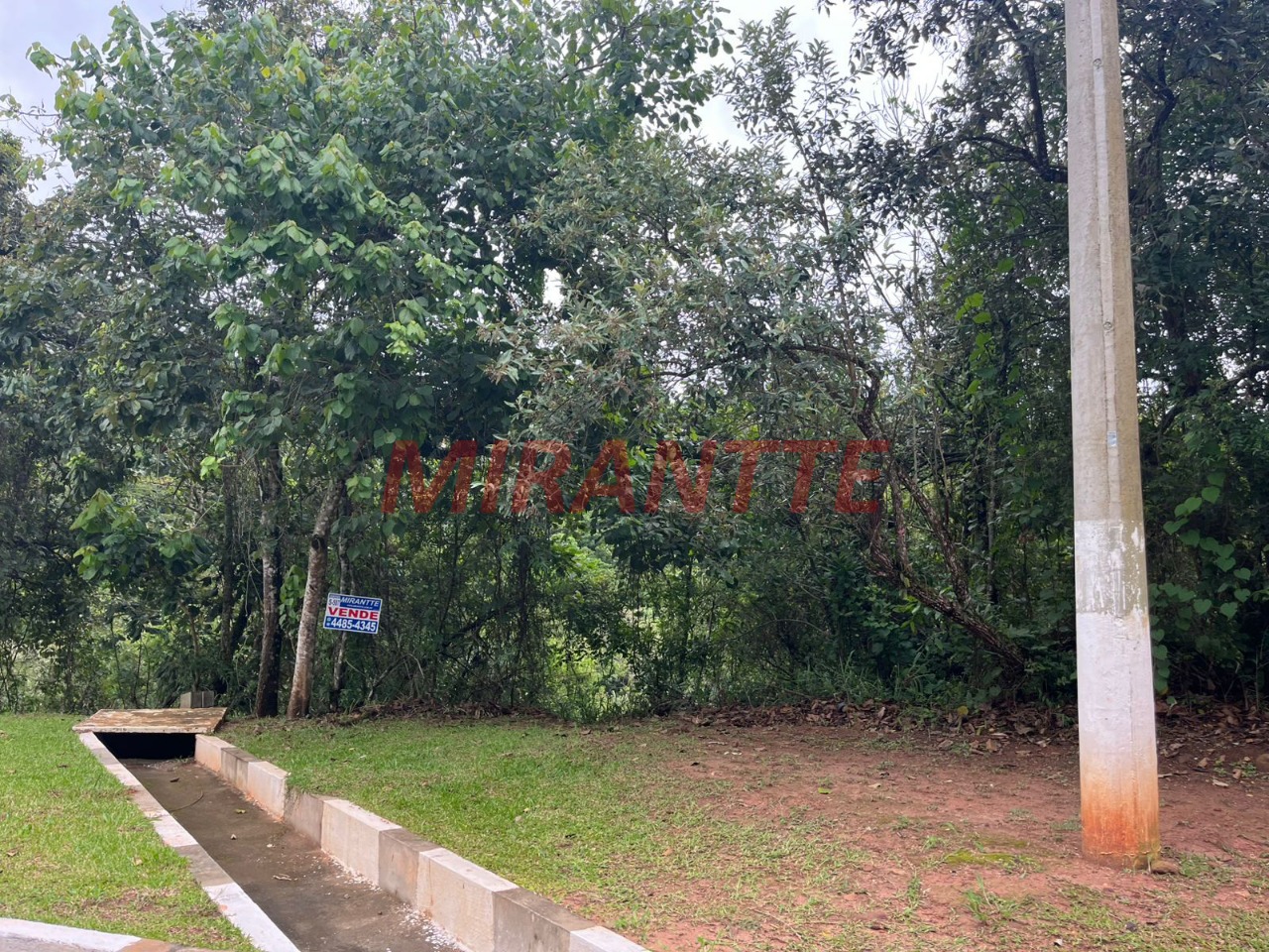 Terreno de 1.01m² em Caraguata