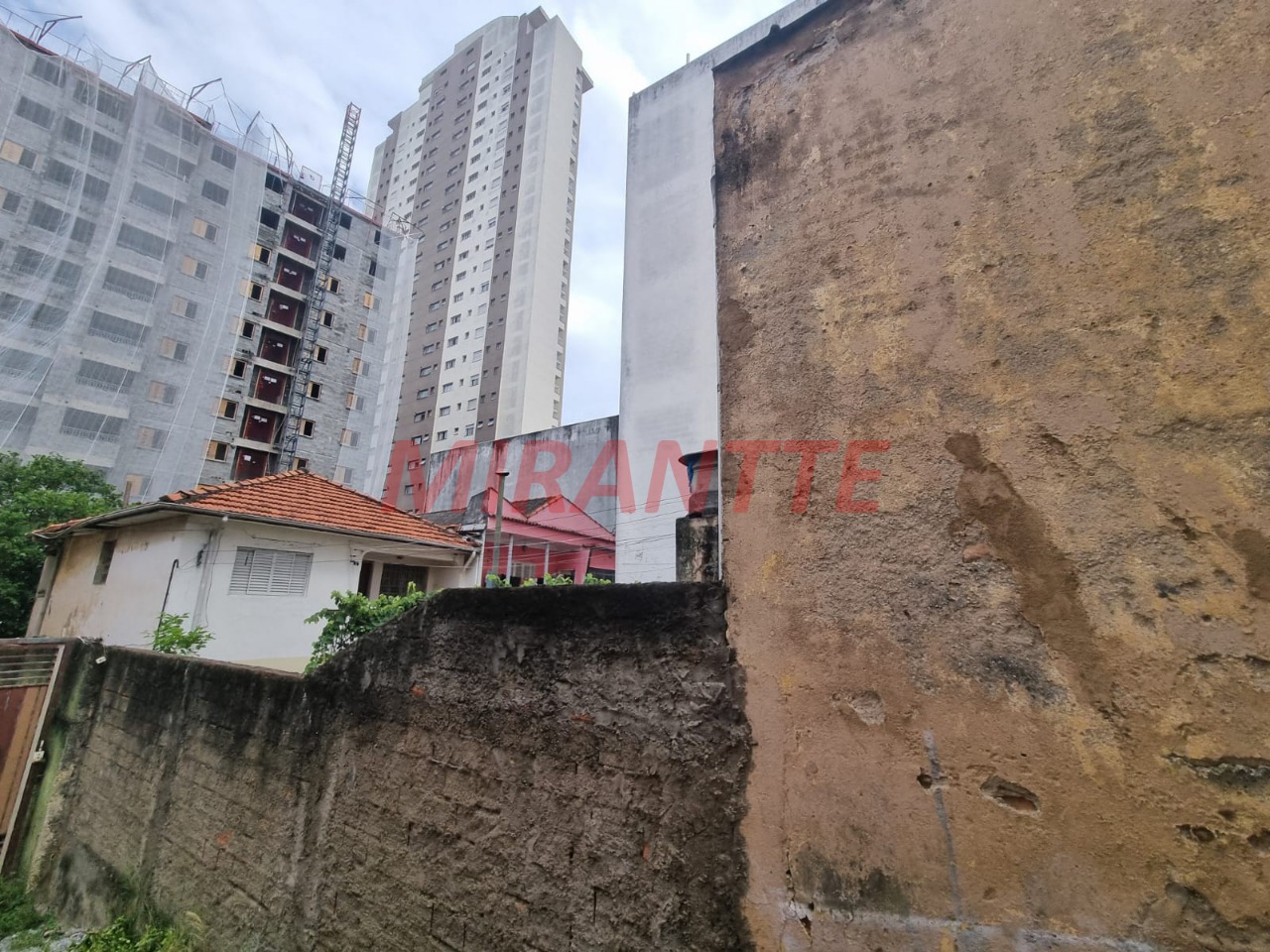 Terreno de 0m² em Água Fria