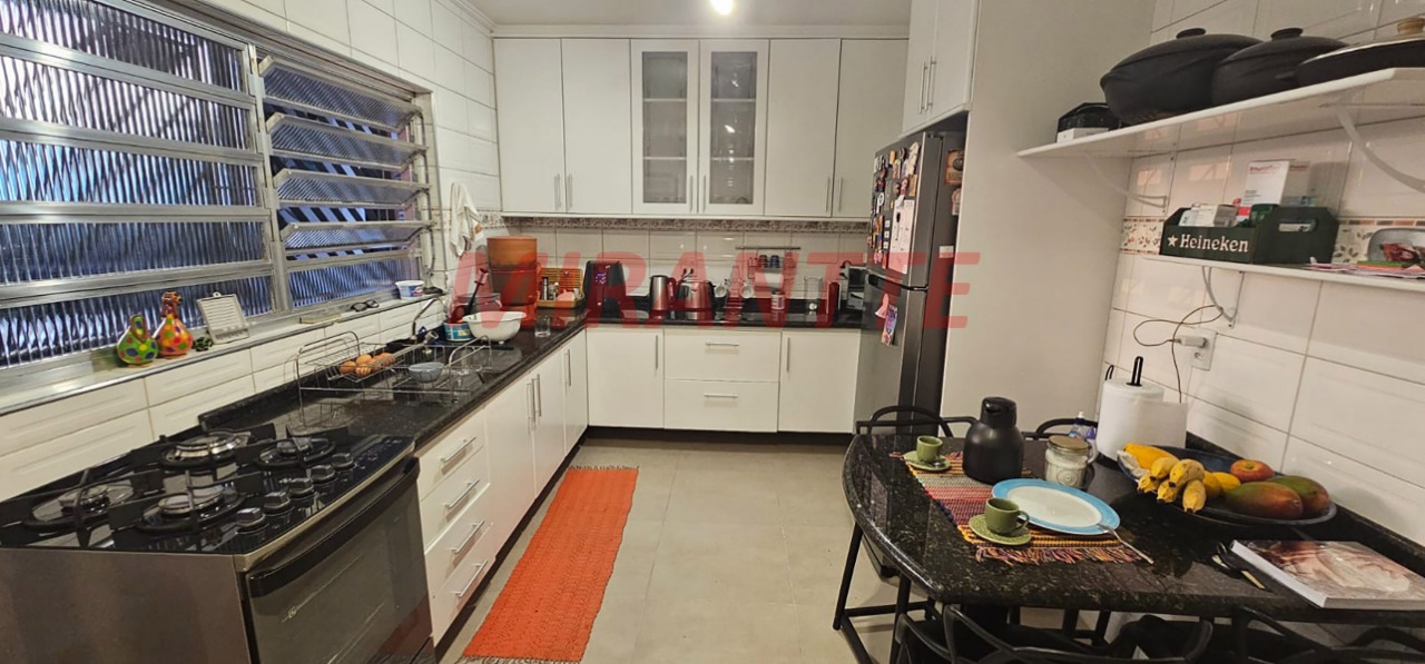 Sobrado de 200m² com 3 quartos em Jaçana