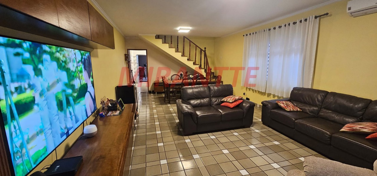 Sobrado de 200m² com 3 quartos em Jaçana
