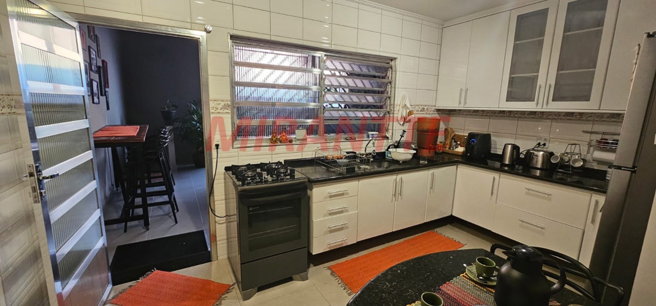 Sobrado de 200m² com 3 quartos em Jaçana