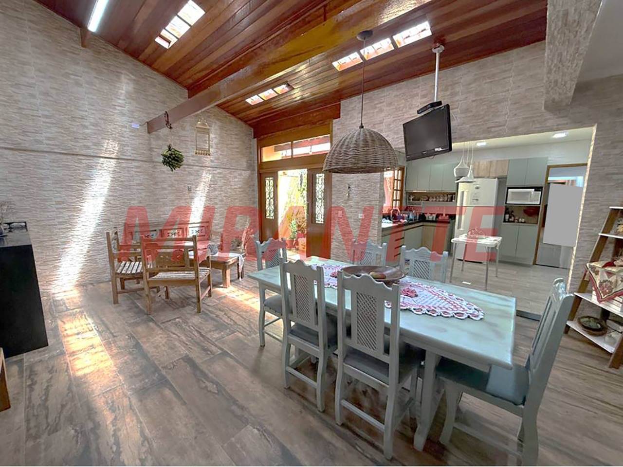 Sobrado de 302m² com 3 quartos em Jardim Palmira
