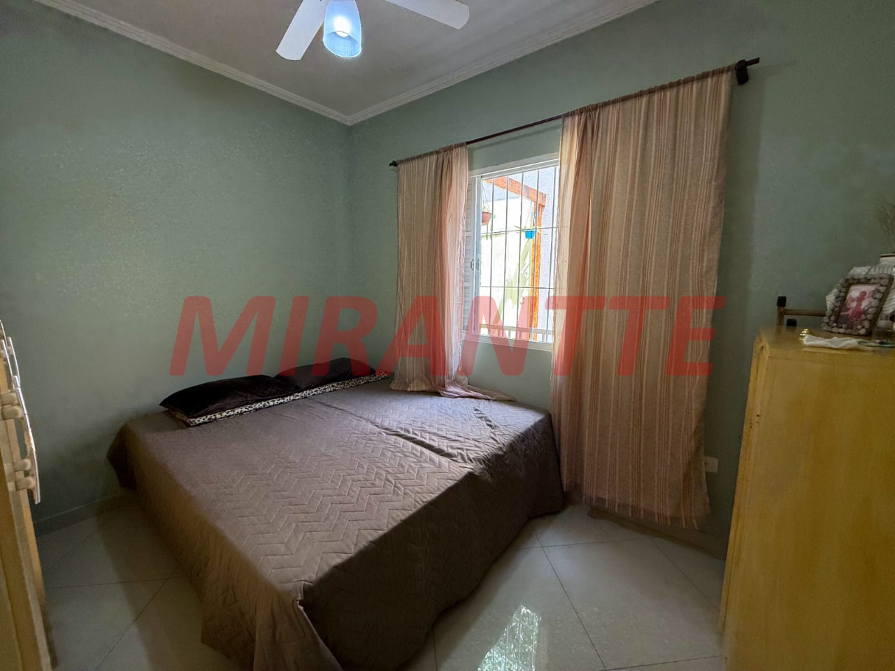 Sobrado de 302m² com 3 quartos em Jardim Palmira