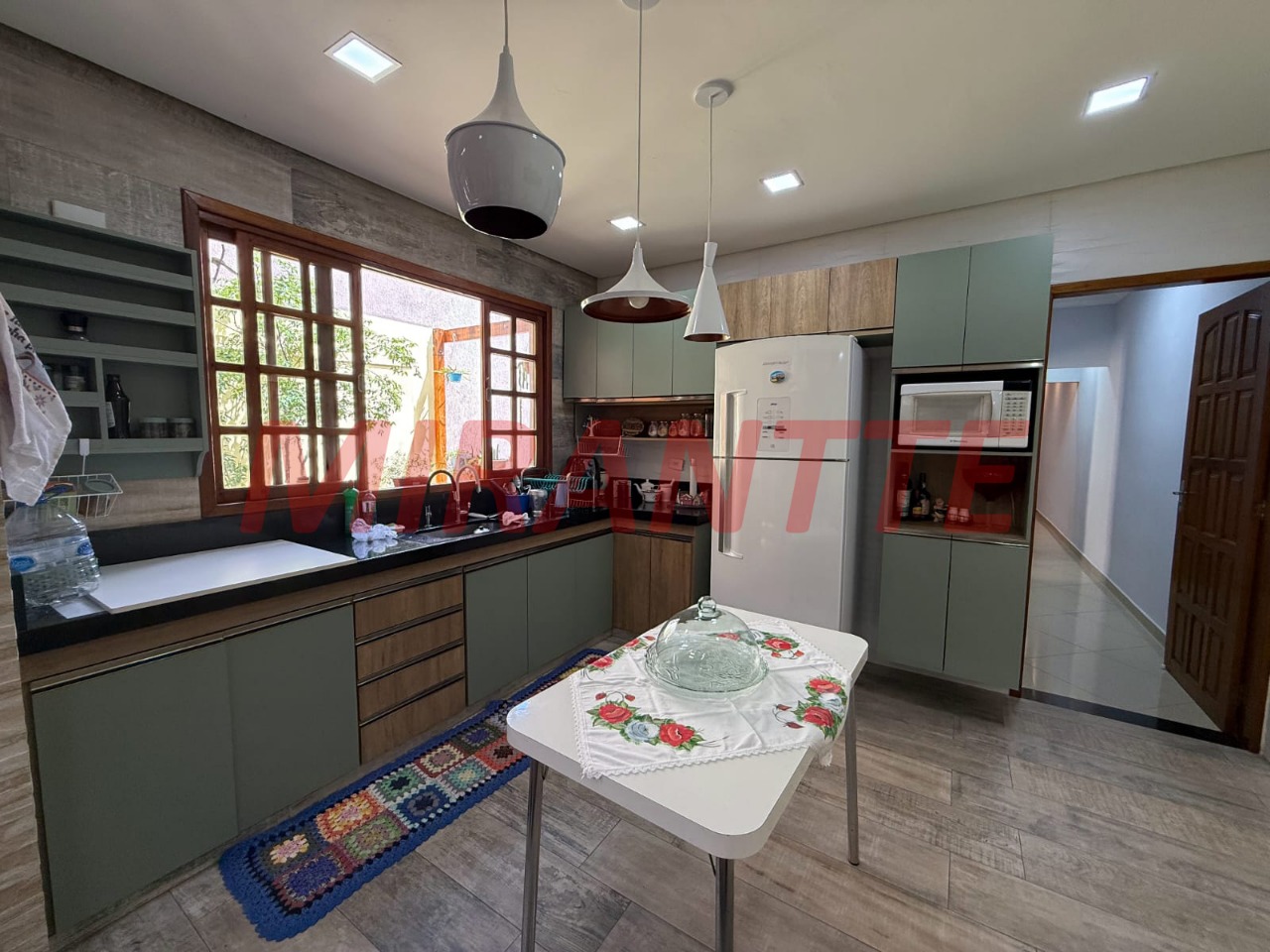 Sobrado de 302m² com 3 quartos em Jardim Palmira