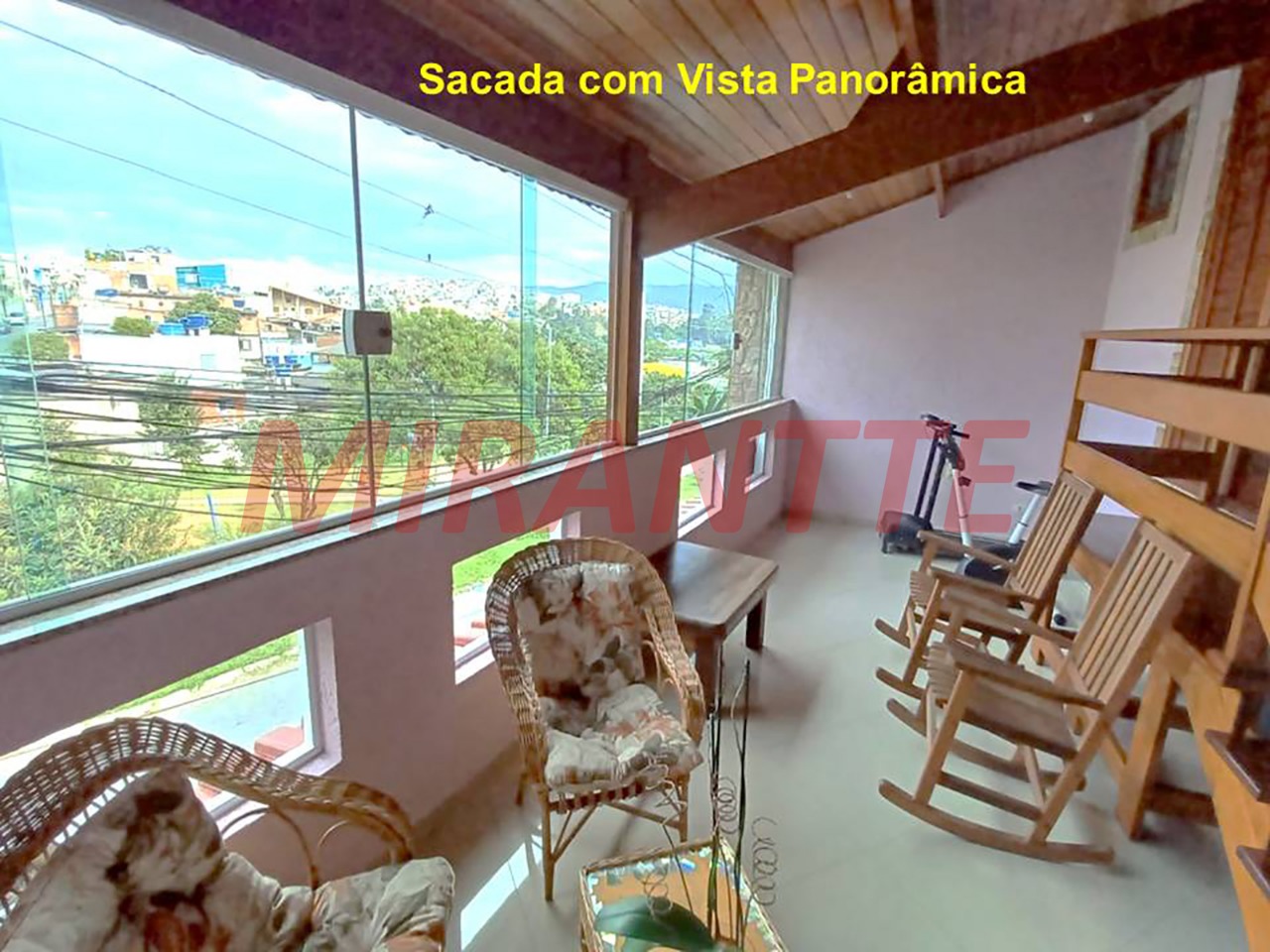 Sobrado de 302m² com 3 quartos em Jardim Palmira