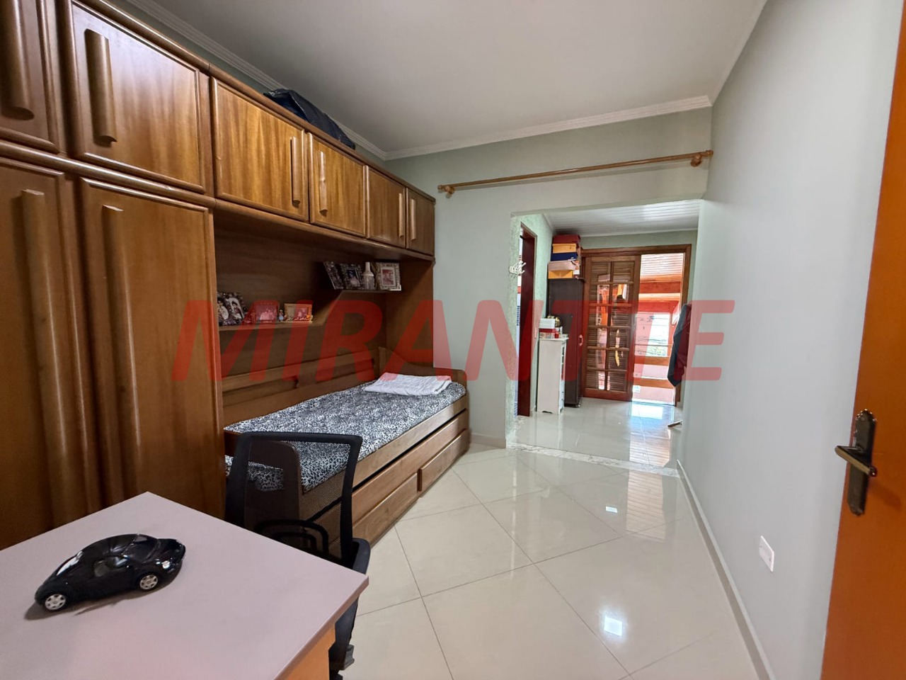 Sobrado de 302m² com 3 quartos em Jardim Palmira
