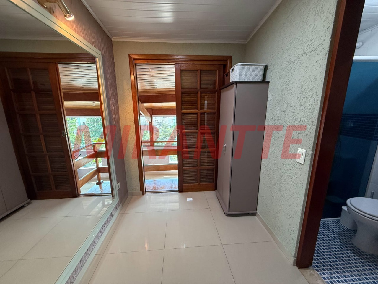 Sobrado de 302m² com 3 quartos em Jardim Palmira