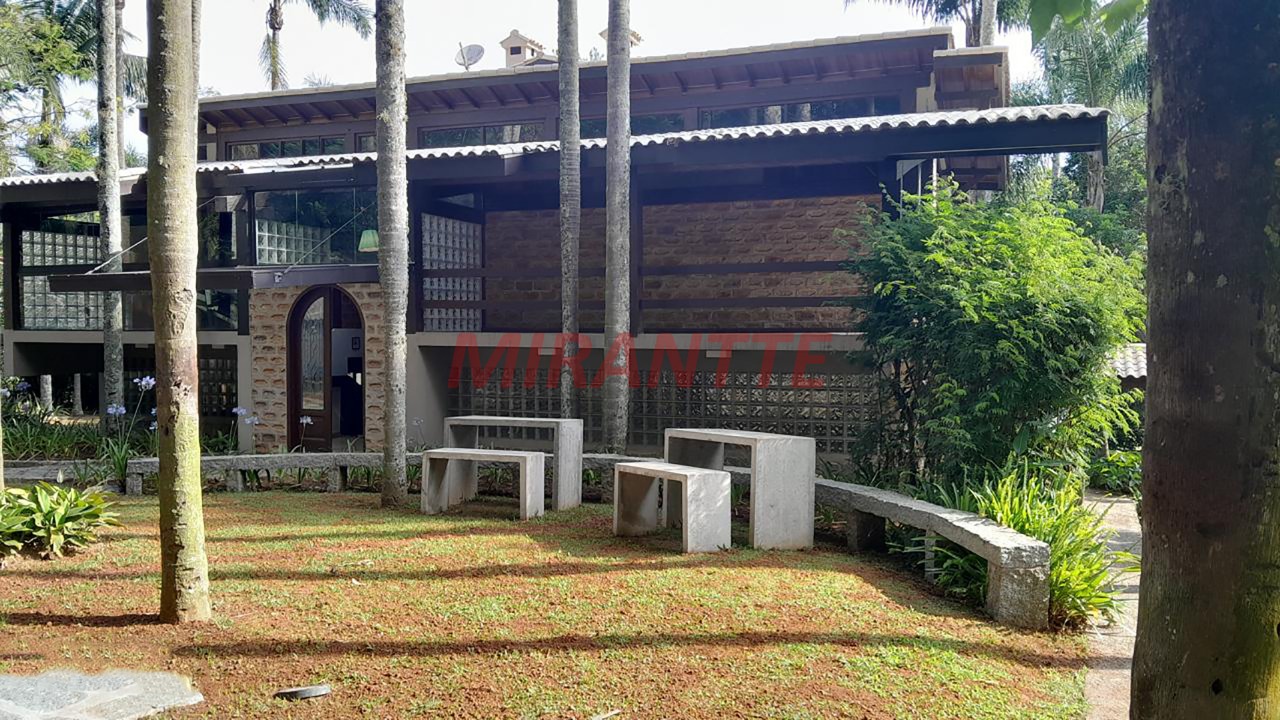 Sobrado de 294m² com 2 quartos em Roseira