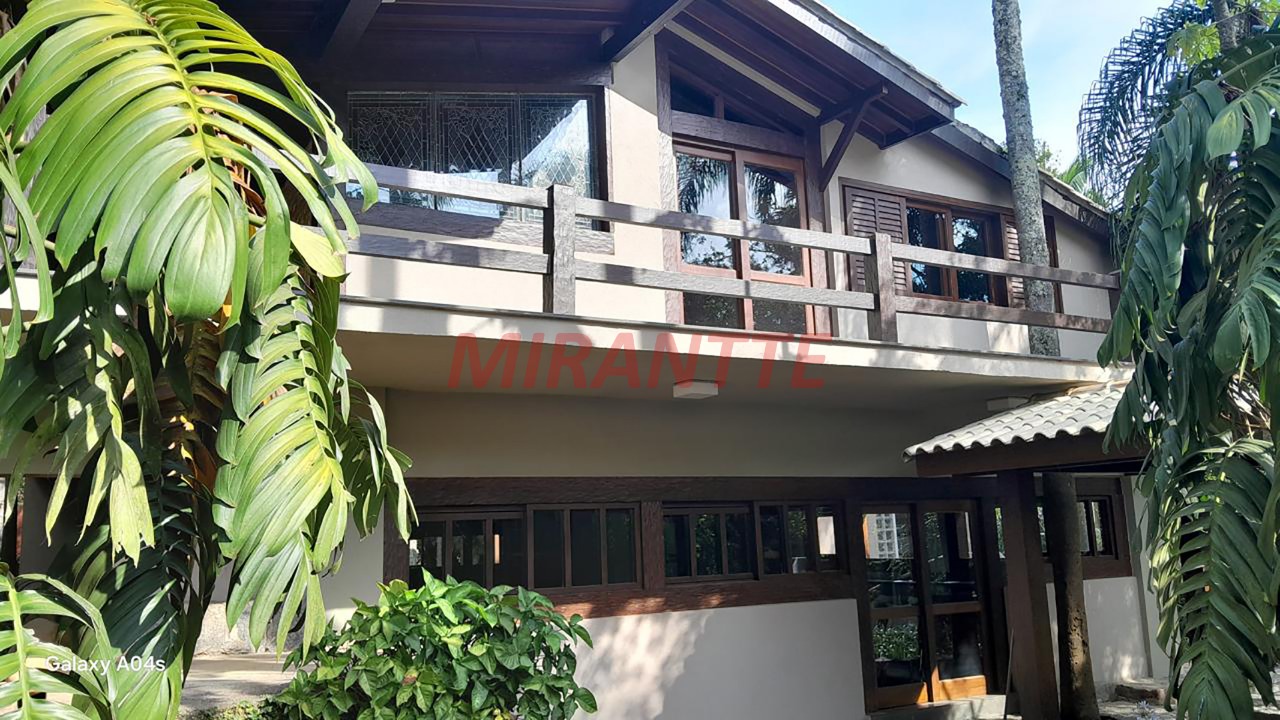 Sobrado de 294m² com 2 quartos em Roseira