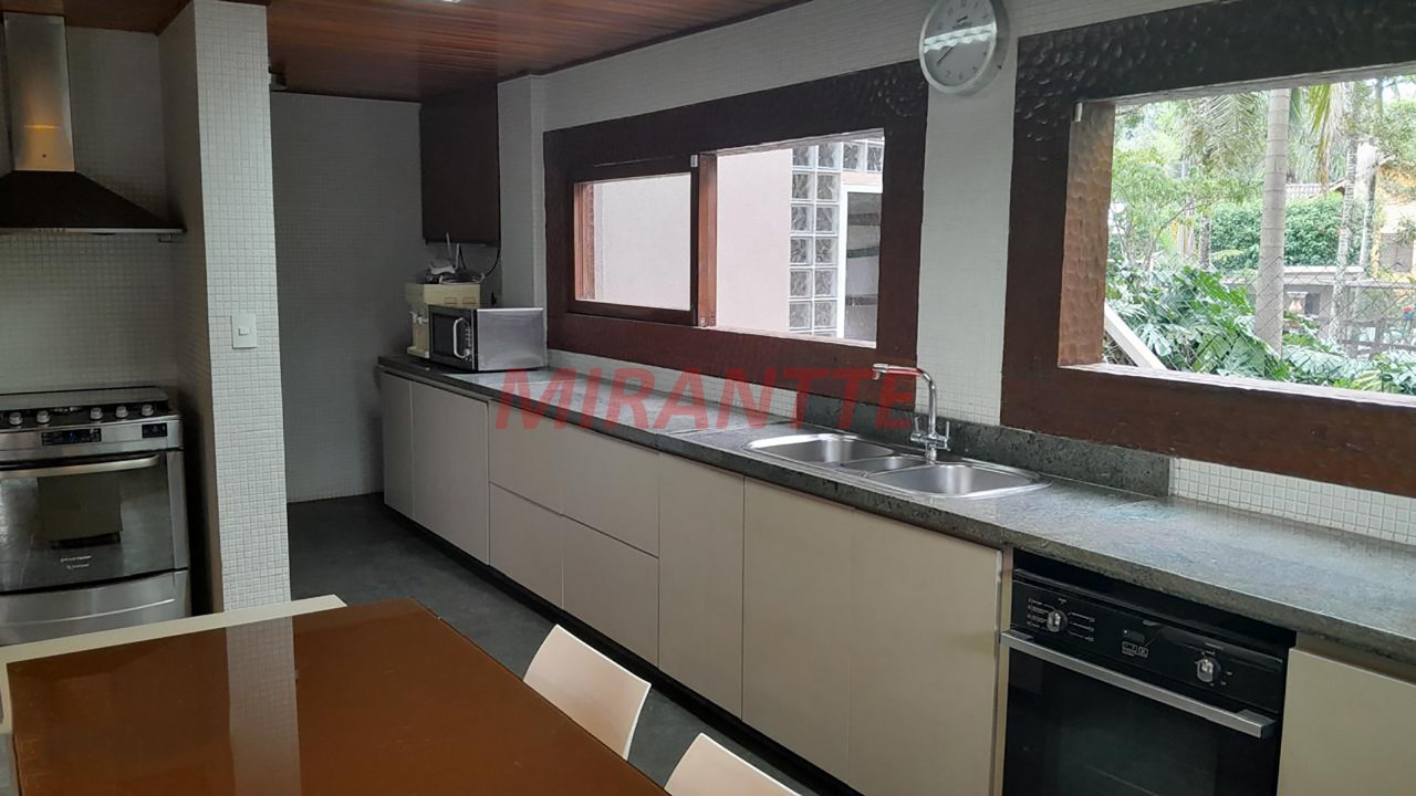 Sobrado de 294m² com 2 quartos em Roseira