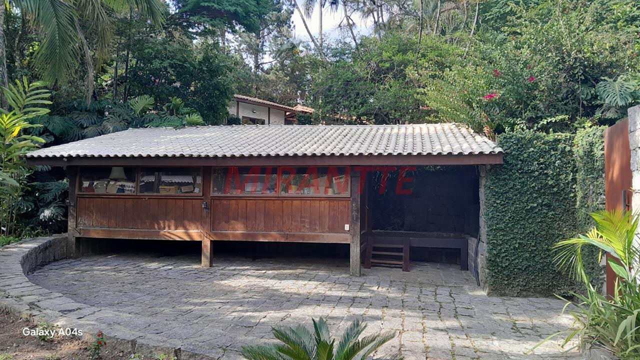 Sobrado de 294m² com 2 quartos em Roseira