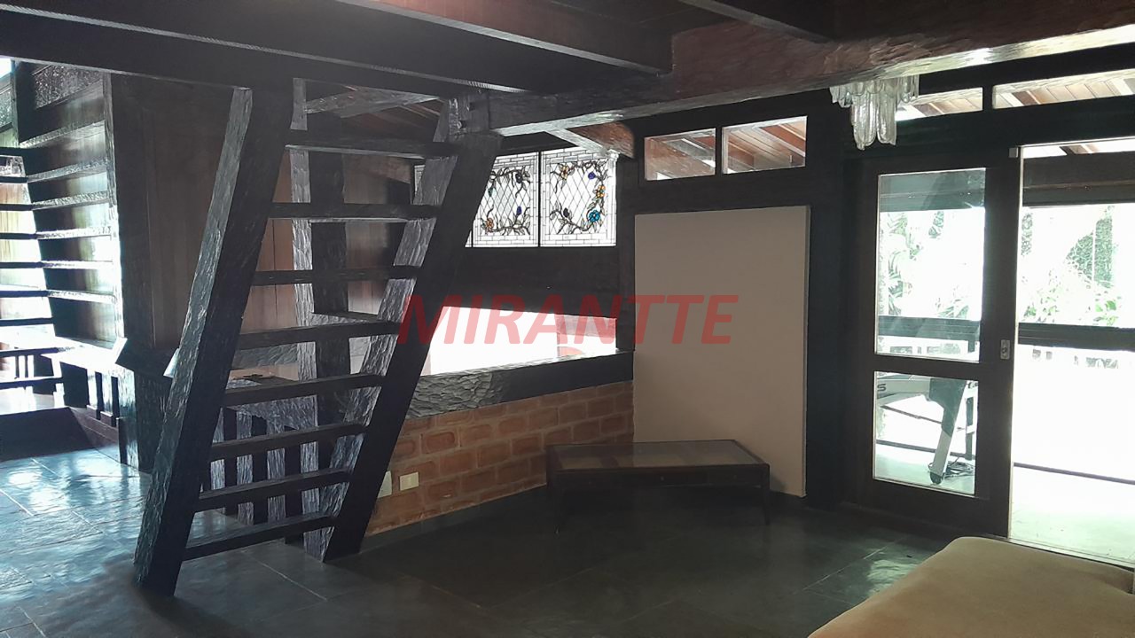 Sobrado de 294m² com 2 quartos em Roseira