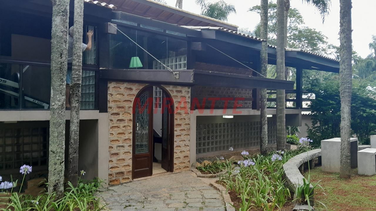 Sobrado de 294m² com 2 quartos em Roseira