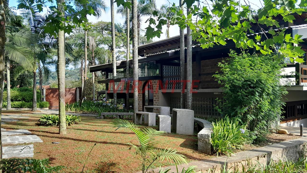 Sobrado de 294m² com 2 quartos em Roseira