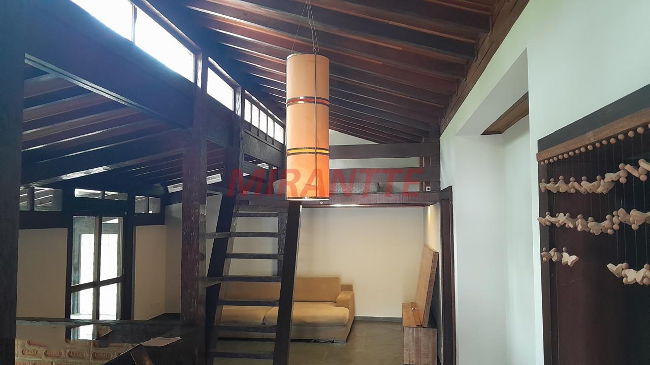 Sobrado de 294m² com 2 quartos em Roseira