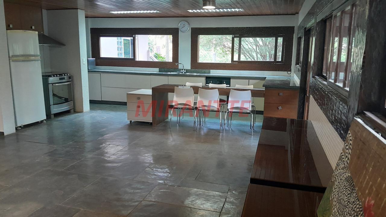 Sobrado de 294m² com 2 quartos em Roseira