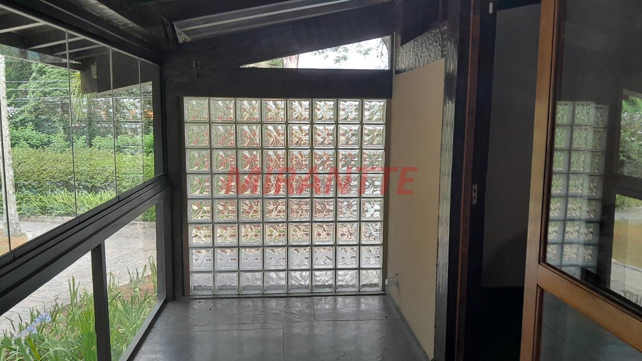 Sobrado de 294m² com 2 quartos em Roseira