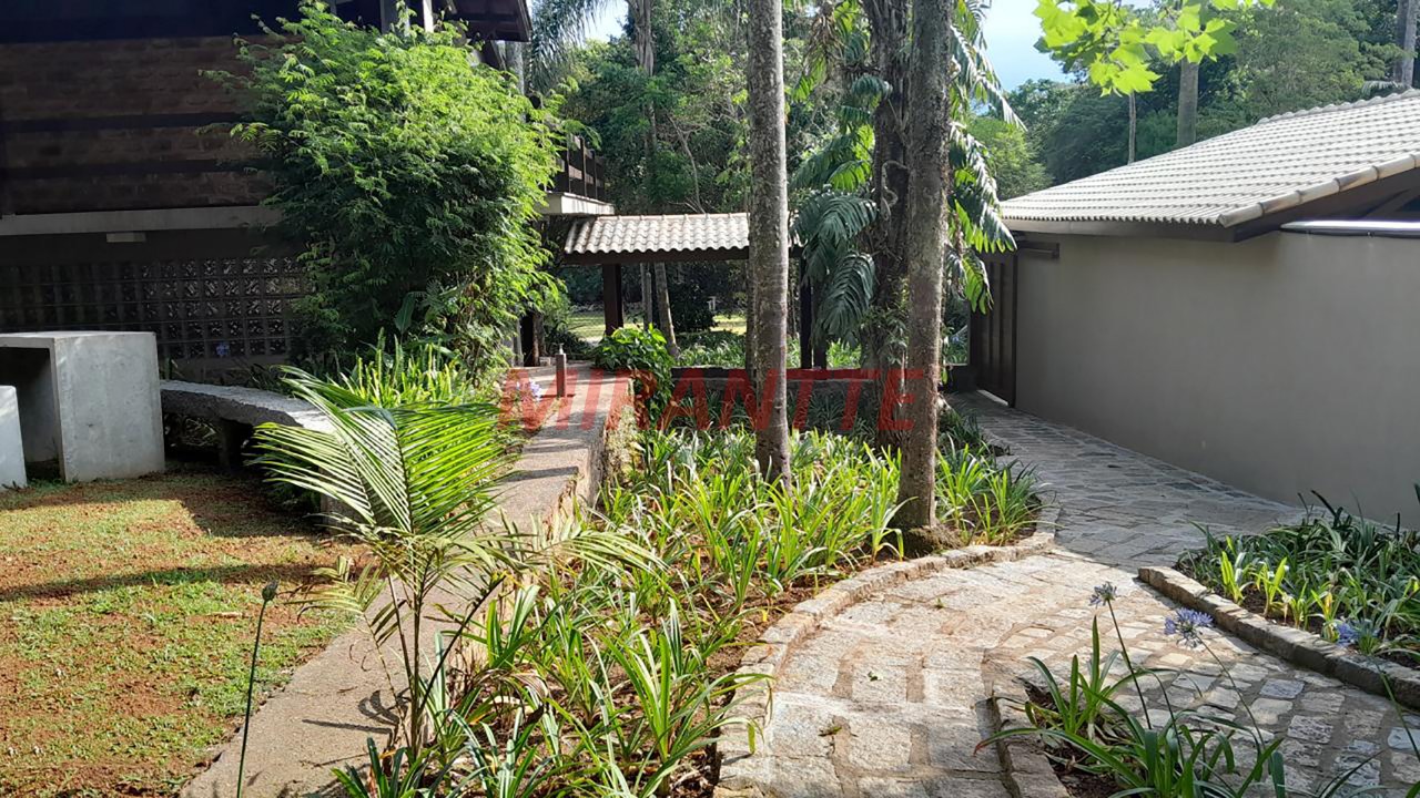 Sobrado de 294m² com 2 quartos em Roseira