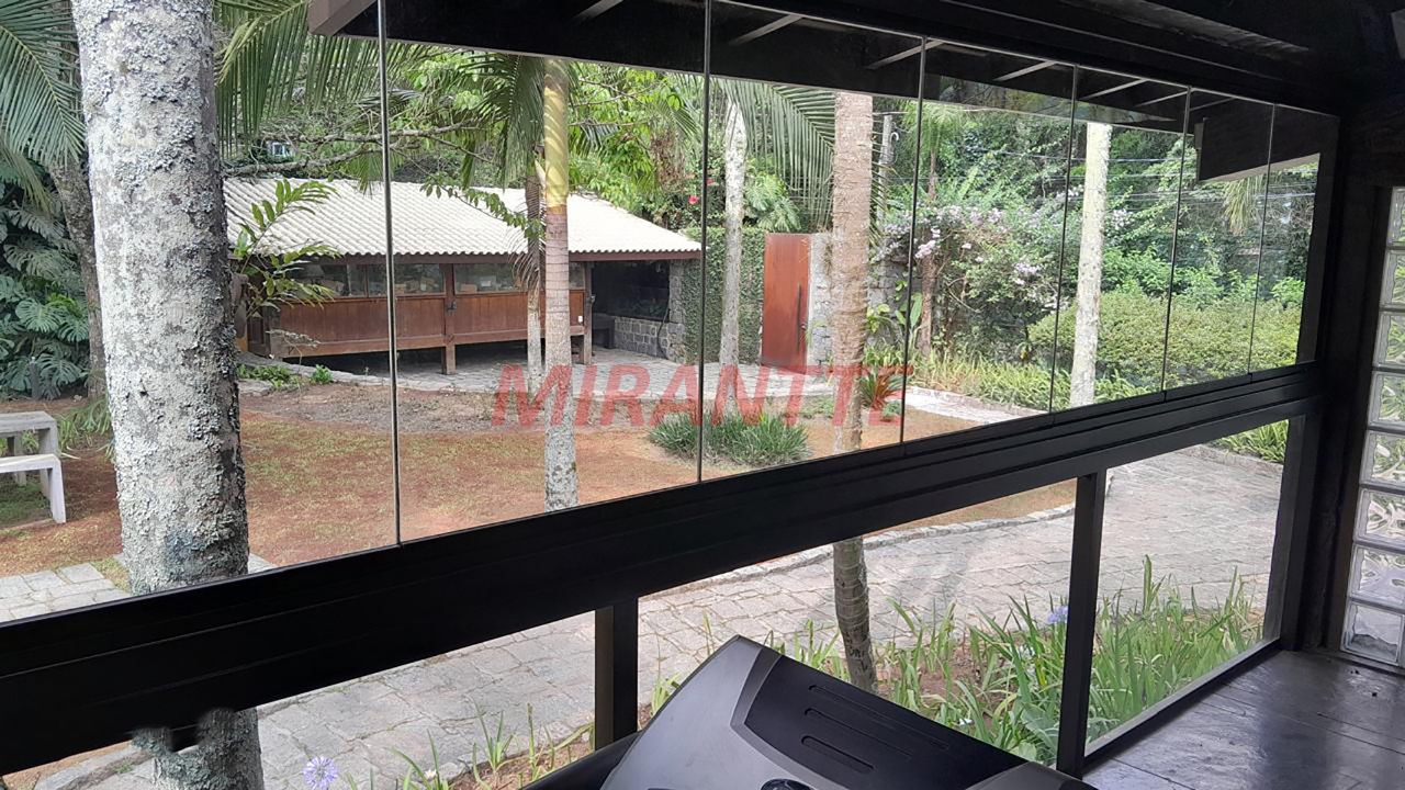Sobrado de 294m² com 2 quartos em Roseira