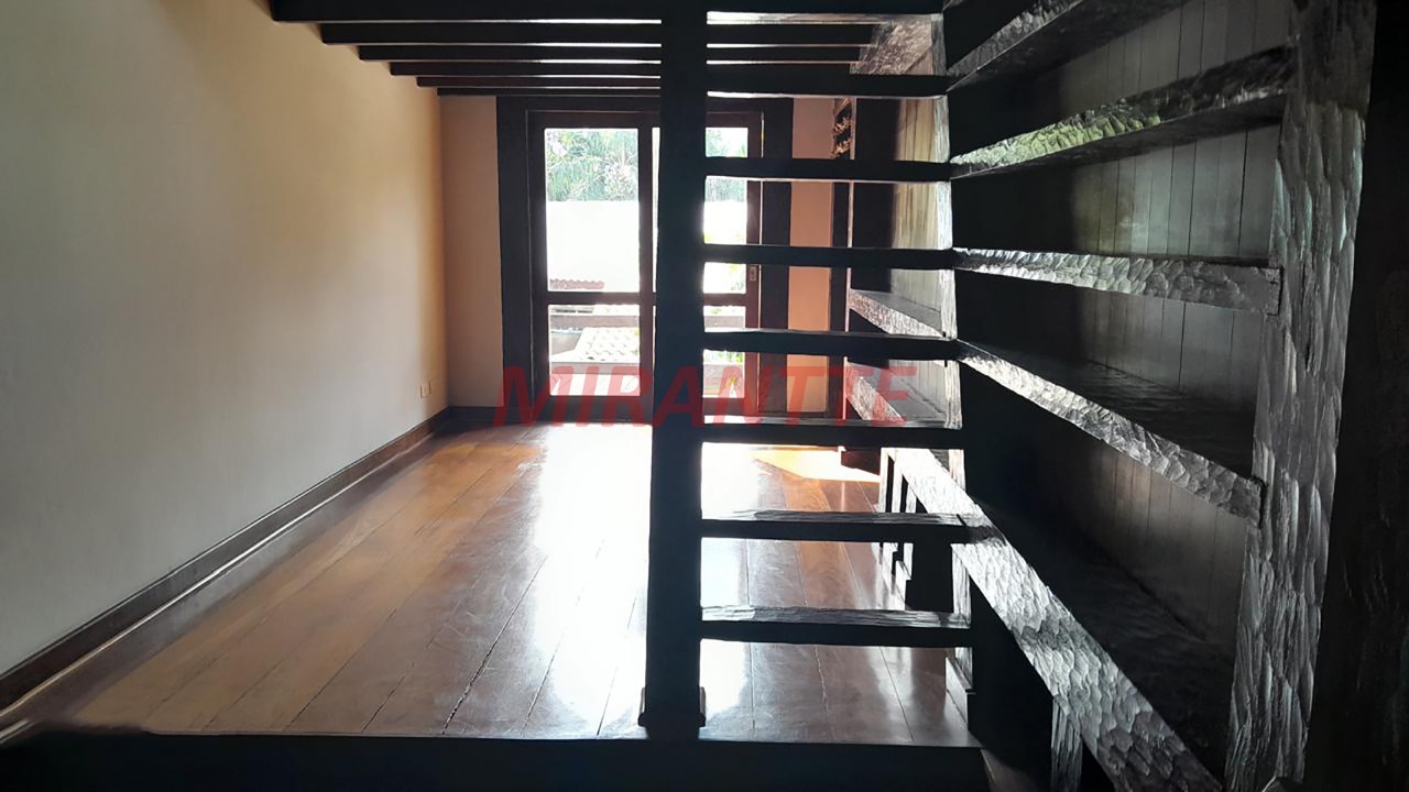 Sobrado de 294m² com 2 quartos em Roseira