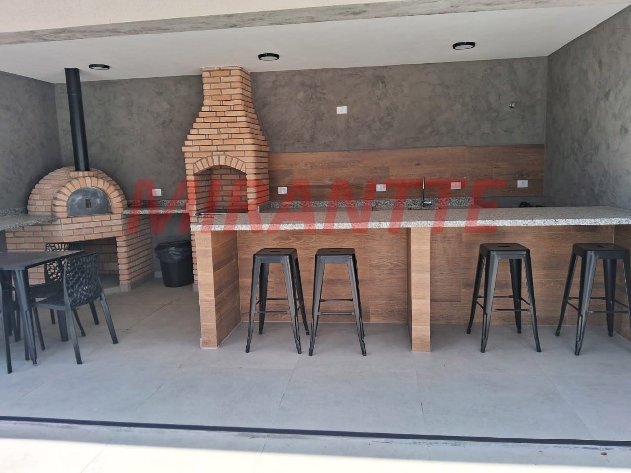 Apartamento de 50m² com 2 quartos em Água Fria
