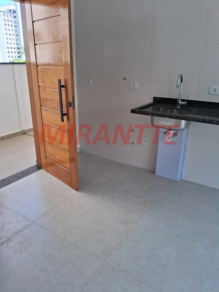 Apartamento de 50m² com 2 quartos em Água Fria