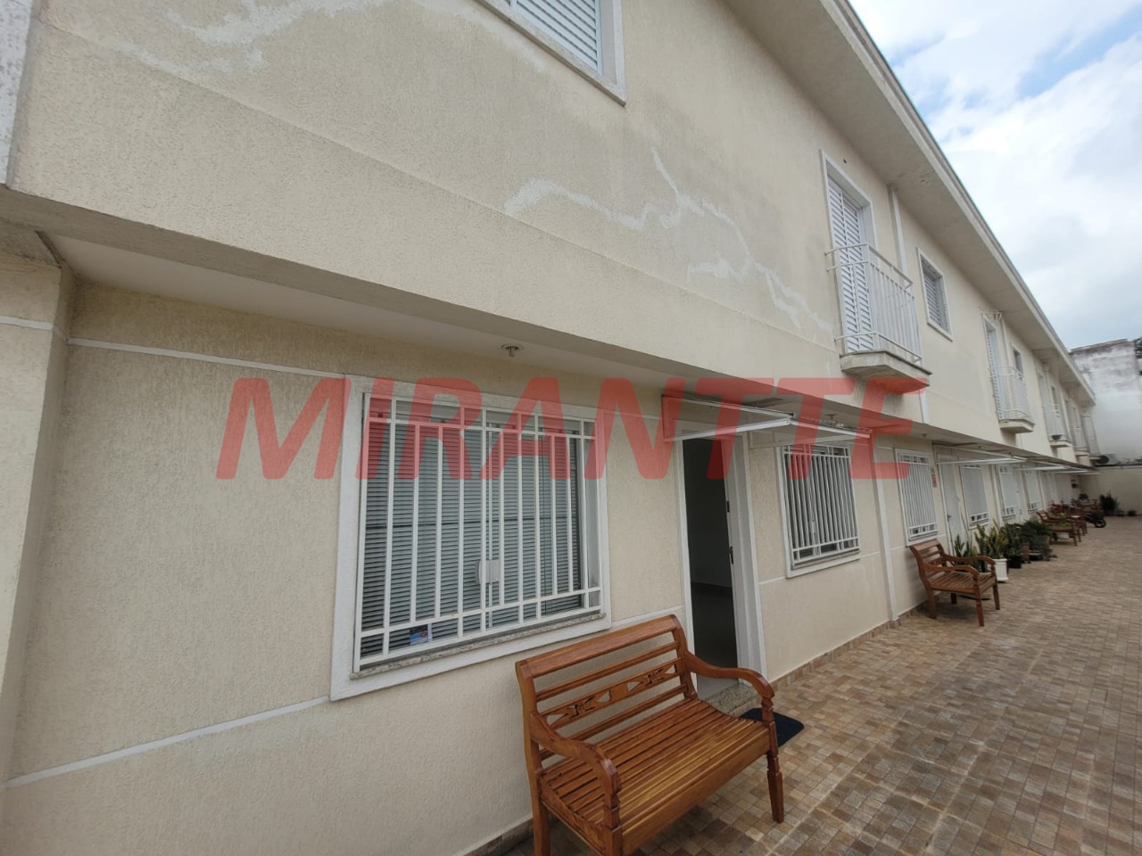 Cond. fechado de 85m² com 3 quartos em Parque Peruche