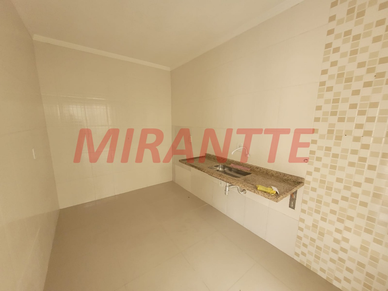 Cond. fechado de 85m² com 3 quartos em Parque Peruche