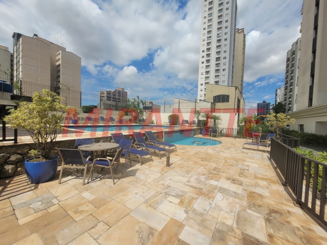 Apartamento de 90m² com 2 quartos em Santana