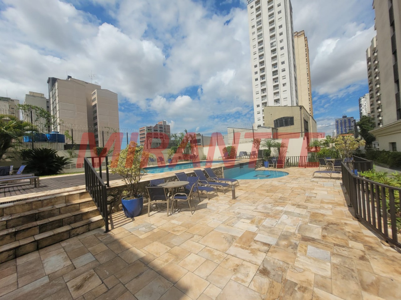 Apartamento de 90m² com 2 quartos em Santana