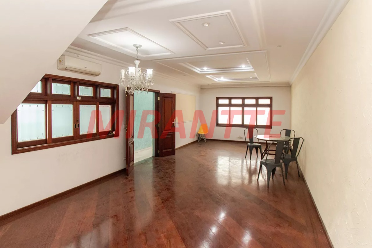 Sobrado de 239m² com 4 quartos em Vila Guilherme