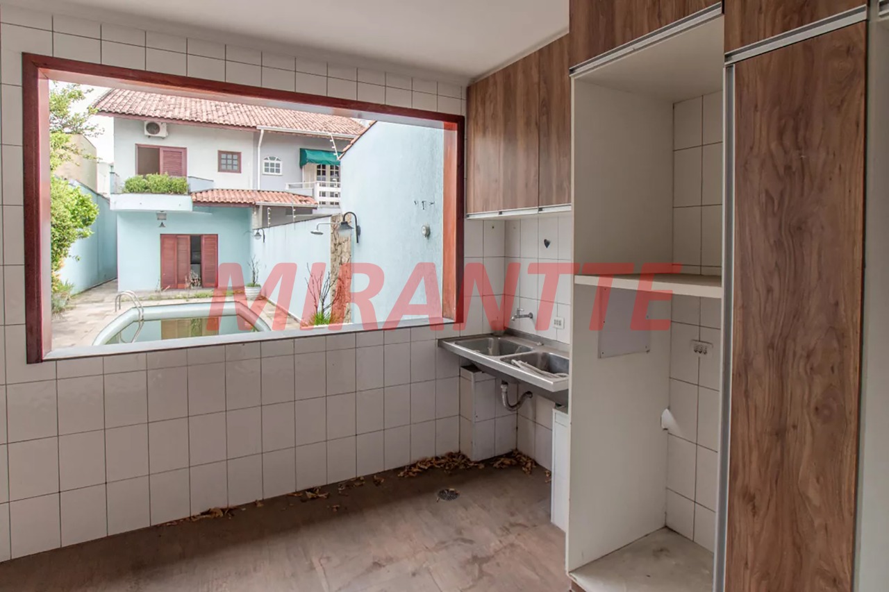 Sobrado de 239m² com 4 quartos em Vila Guilherme