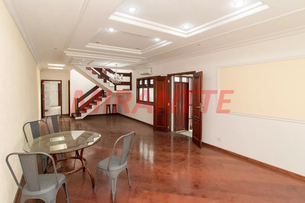 Sobrado de 239m² com 4 quartos em Vila Guilherme