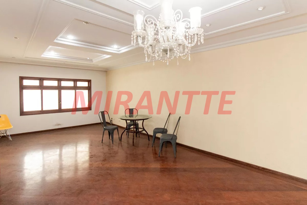 Sobrado de 239m² com 4 quartos em Vila Guilherme